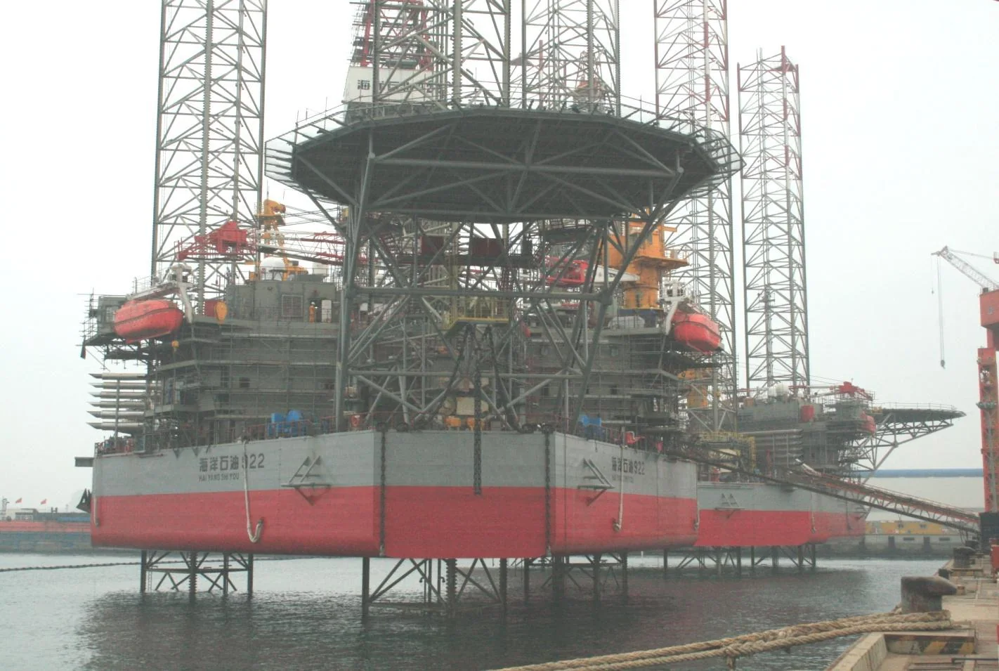 Large self-elevating platform in port